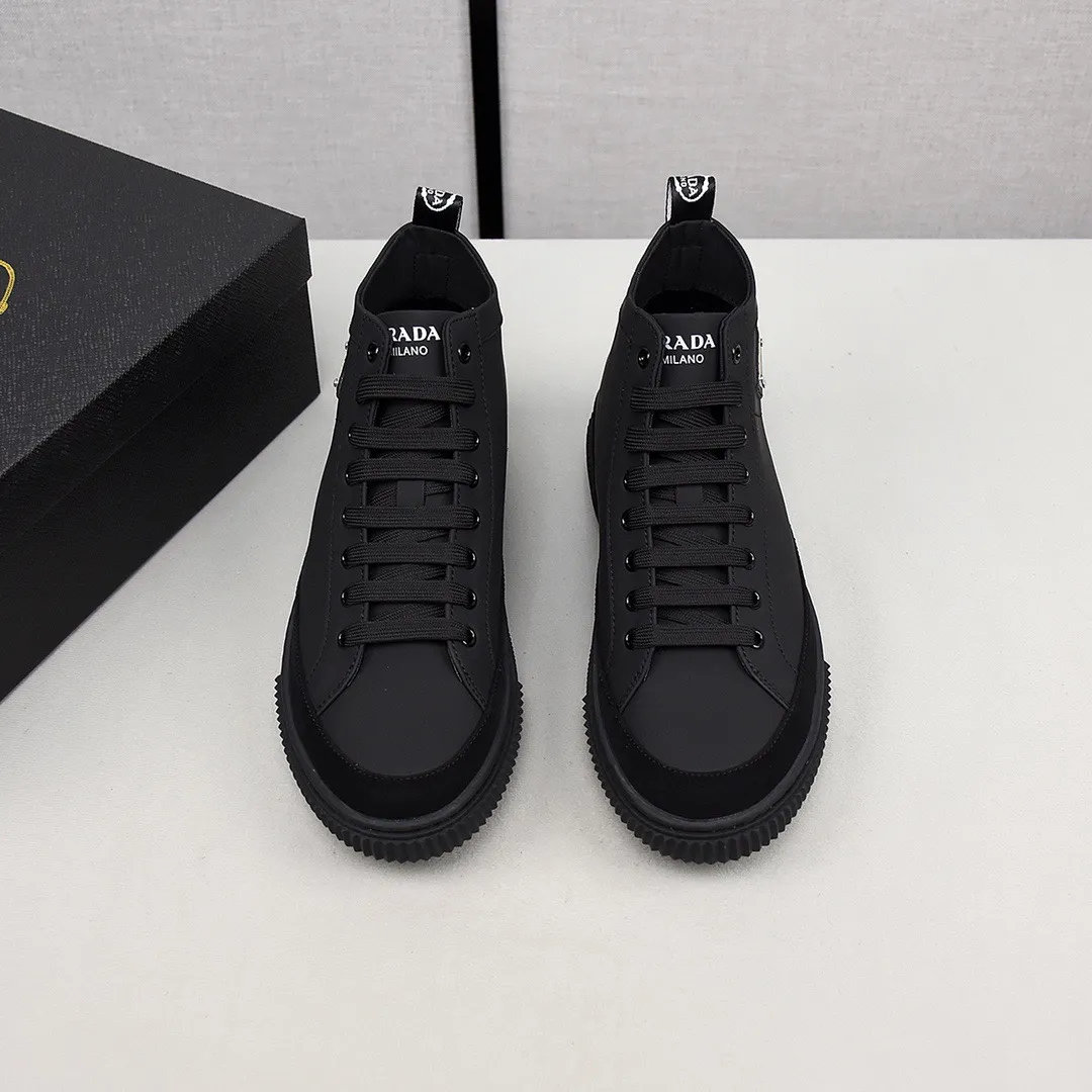 PRADA [Prada] high-top sports and casual shoes. Men's shoes 💰440💰. The upper is made of cowhide, sheepskin lining, rubber outsole, comfortable on the feet, men's size 38-44, choose according to your usual wearing size.